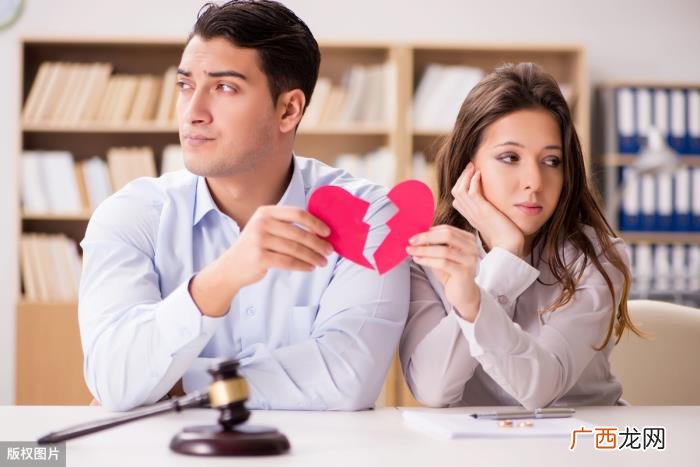 离婚具体需要什么手续及证件 离婚需要带什么证件和什么手续