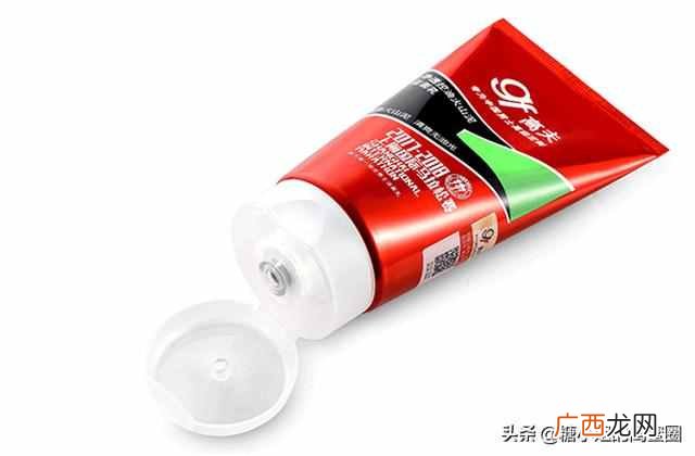 男士油性皮肤洗面奶推荐（油性皮肤去油小窍门