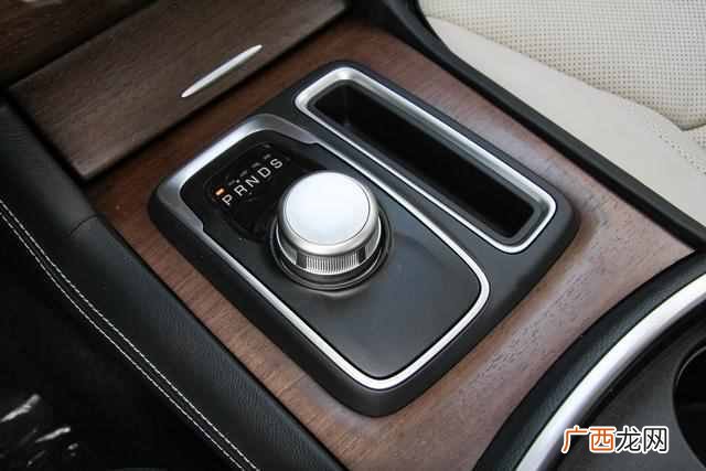 克莱斯勒300c排气声浪 进口克莱斯勒300c怎么样