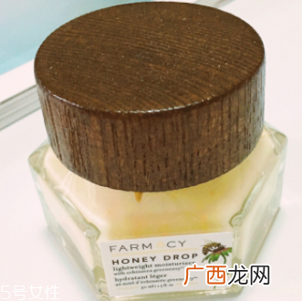 面霜和乳液都要用吗？油皮可以只用一种