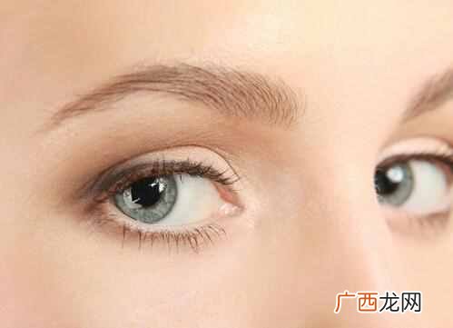 右眼跳是怎么回事女生（右眼皮连跳三天测凶险