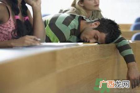 睡觉流口水是什么原因？睡觉流口水怎么办？