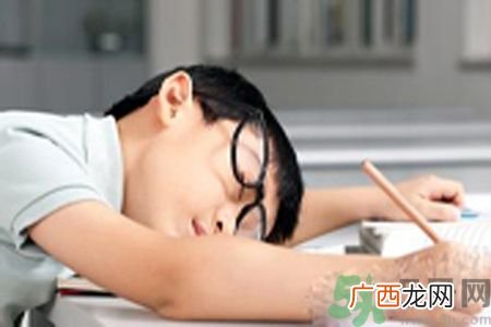 睡觉流口水是什么原因？睡觉流口水怎么办？