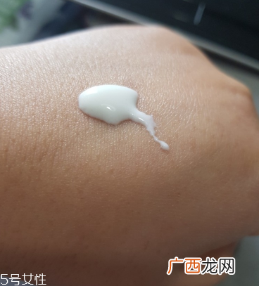 资生堂防晒霜和怡思丁isdin防晒霜哪个好 满满的防晒干货