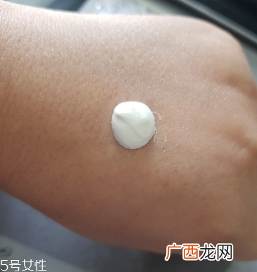 资生堂防晒霜和怡思丁isdin防晒霜哪个好 满满的防晒干货