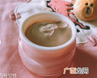 矿物泥面膜使用方法 记得一定要清洗