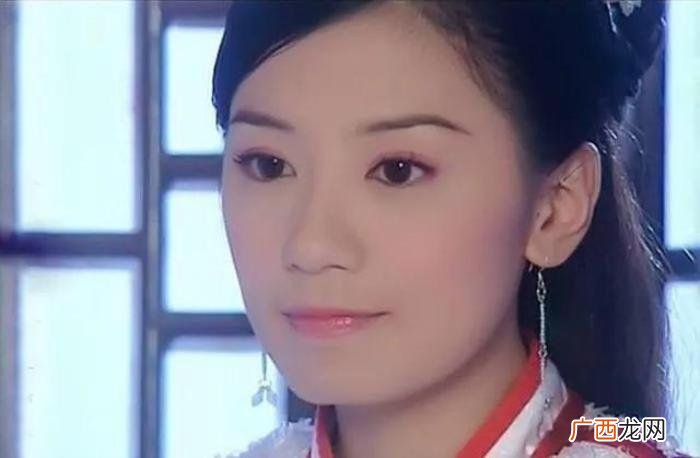 喜欢周芷若的人是谁，为什么张无忌偏偏喜欢周芷若