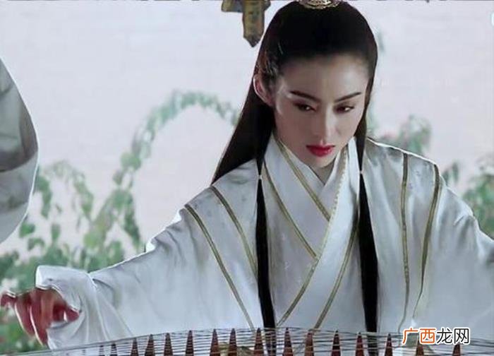 喜欢周芷若的人是谁，为什么张无忌偏偏喜欢周芷若
