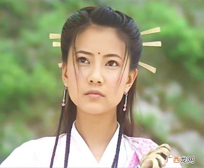 喜欢周芷若的人是谁，为什么张无忌偏偏喜欢周芷若