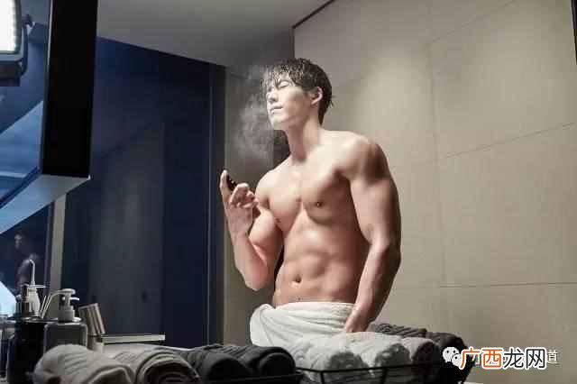 男生后背长痘痘怎么办（前胸后背长痘是湿气重