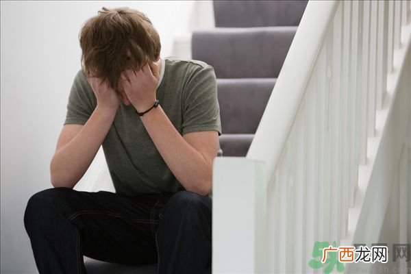 一生气就流眼泪是怎么回事？生气流泪怎么办？