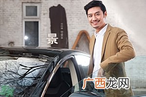 包皮有白色污垢是怎么回事？包皮里面有白色东西是什么很臭