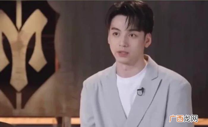 杨洋和刘迦一起跳舞，刘迦和杨洋从小就认识