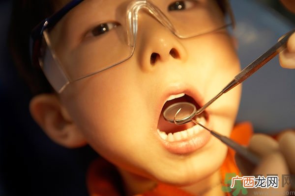 青少年牙齿松动怎么办？青少年怎么保护牙齿？