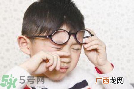 近视眼的发病因素？近视眼的并发症有哪些？