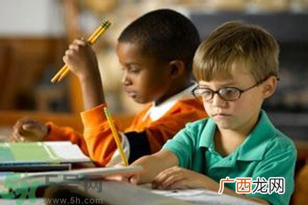 近视眼是什么？近视眼的症状有哪些？