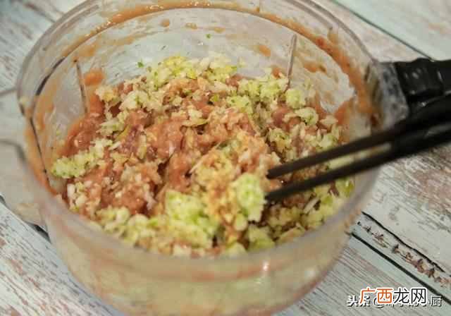 饺子馅怎么做才有汤汁（新手开饺子馆注意事项