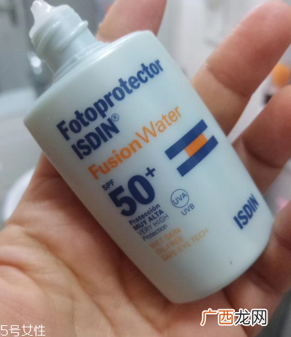怡思丁多维光护沁融水感防晒液怎么样 不油不水