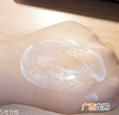 痘皮敏感肌适合什么防晒 isdin怡思丁西班牙防晒霜