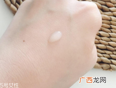 黛珂小紫瓶适合年龄 所有人群都能用