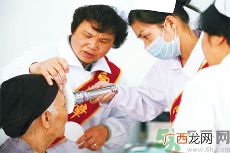 白内障的护理措施是什么？白内障的饮食护理有哪些？