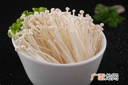 金针菇的养殖方法和注意事项 以下是金针菇的养殖过程