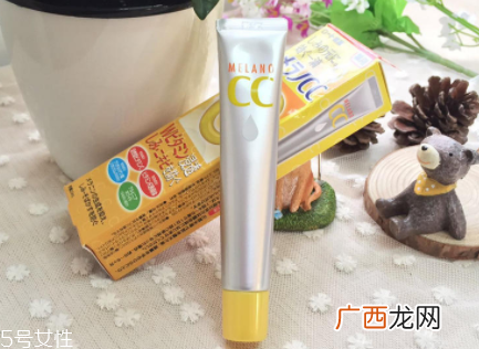 乐敦CC能涂在痘痘上吗？痘痘与痘印均能改善