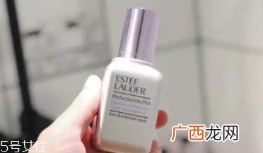 雅诗兰黛线雕精华和小棕瓶哪个好？一起使用效果佳