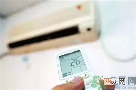 女白领夏天吹出滑膜炎,吹空调会得滑膜炎吗?