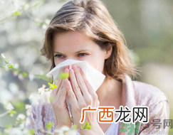 秋季过敏性鼻炎是什么原因引起的？秋季鼻炎过敏怎么办？