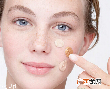 素颜霜和妆前乳一样吗 妆前乳跟素颜霜的使用顺序