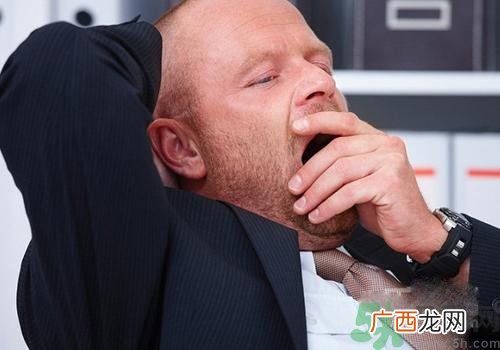 打呵欠骨头响是怎么回事？打哈欠骨头响怎么办？
