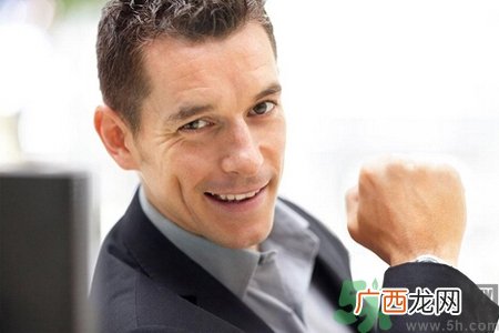 男性更年期的症状有哪些？如何知道是否属于男性更年期？