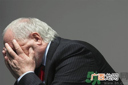 男性更年期的症状有哪些？如何知道是否属于男性更年期？
