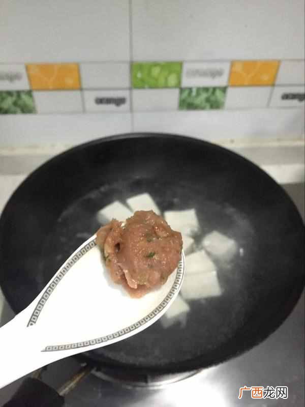 家常豆腐圆子汤做法 豆腐肉丸汤怎么做好吃