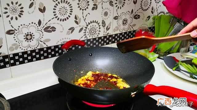 菜花怎么炒会脆 花菜怎么炒好吃