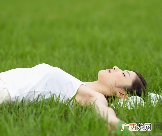 白带像鼻涕一样正常吗?白带像鼻涕一样怎么回事?