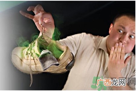 脚臭是怎么回事?用什么方法去除脚臭?