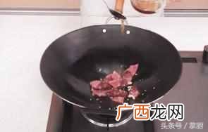 炒年糕怎么做才好吃（买来年糕片怎么做不粘锅