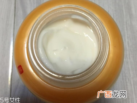 雪花秀修颜霜怎么用？轻柔按压助吸收