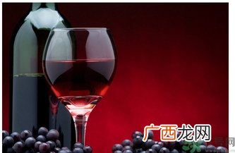 酒精中毒的早期症状有哪些？酒精中毒的症状有哪些？