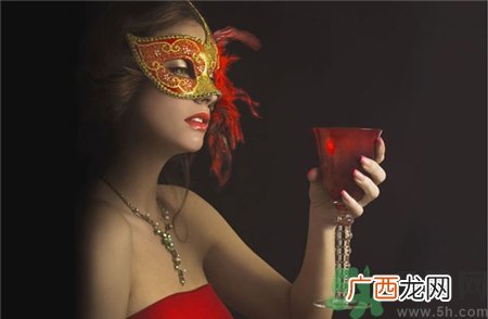 吃避孕药能喝酒吗?吃避孕药喝酒有影响吗?