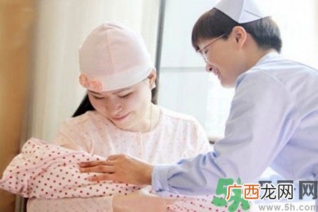 怎样科学坐月子?坐月子是选择传统式还是科学式?