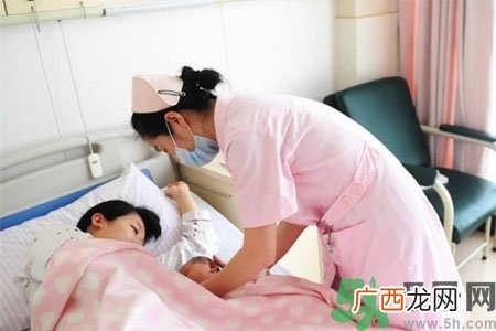 怎样科学坐月子?坐月子是选择传统式还是科学式?