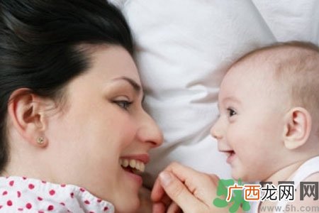 怎样科学坐月子?坐月子是选择传统式还是科学式?