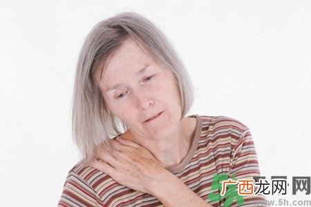 老人脖子酸痛怎么回事？老人脖子酸痛怎么办？