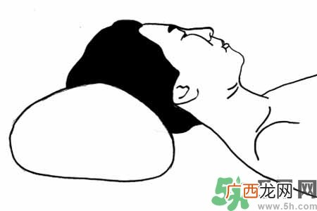落枕能冰敷吗？落枕应该冷敷还是热敷？