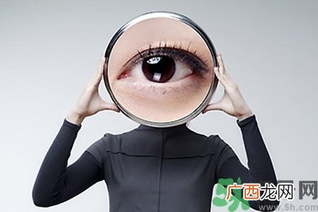 眼睛干涩发痒怎么回事？眼睛干涩发痒怎么办？