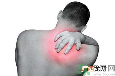 右侧脖子疼是怎么回事？脖子疼怎么缓解？