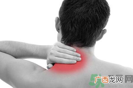右侧脖子疼是怎么回事？脖子疼怎么缓解？